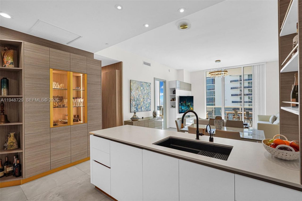 16001 Collins Ave, Unit 3402, Sunny Isles Beach, FL 33160 Photo