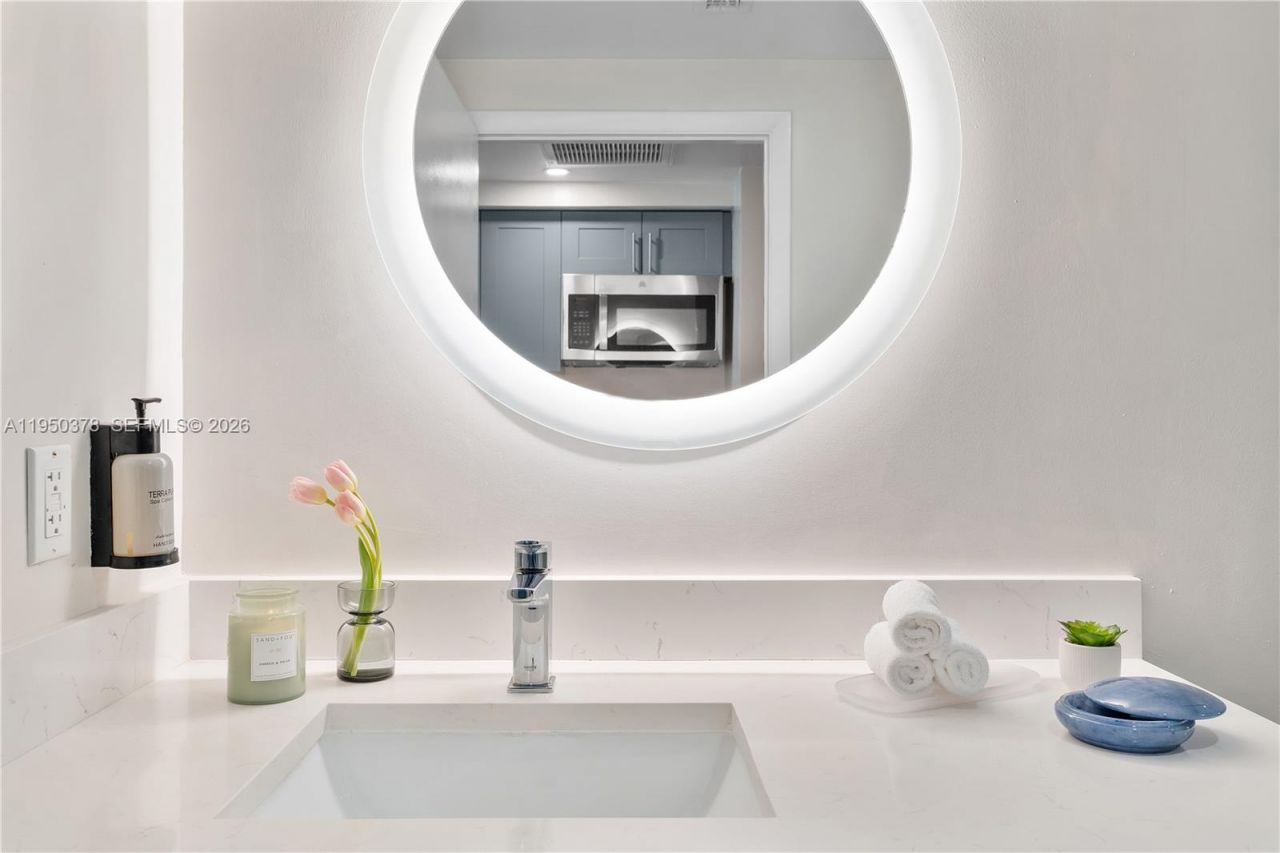 2889 Mcfarlane Rd, Unit 1409, Miami, FL 33133 Photo