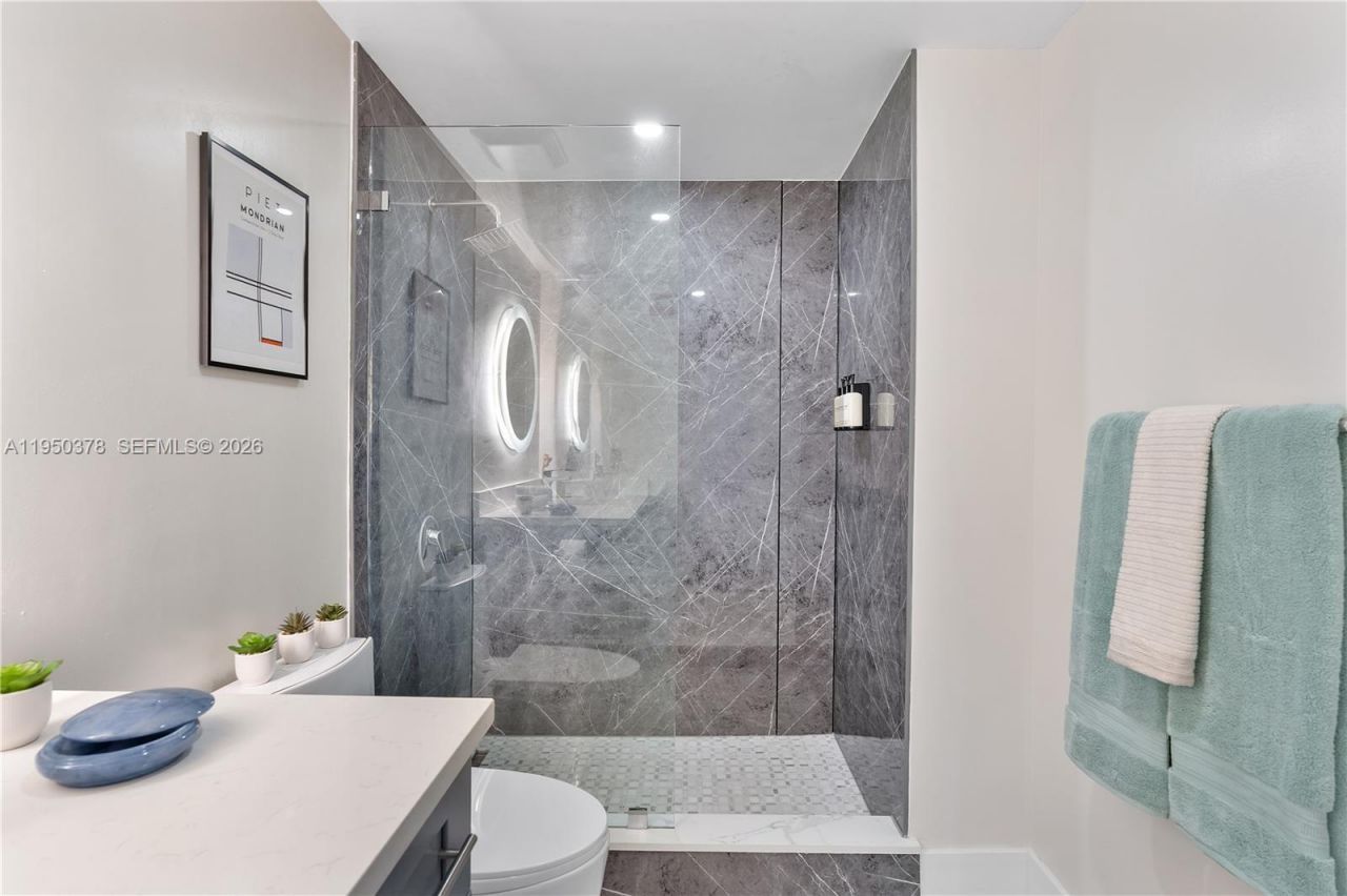 2889 Mcfarlane Rd, Unit 1409, Miami, FL 33133 Photo