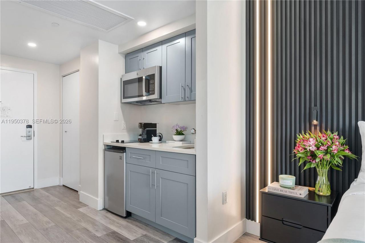 2889 Mcfarlane Rd, Unit 1409, Miami, FL 33133 Photo