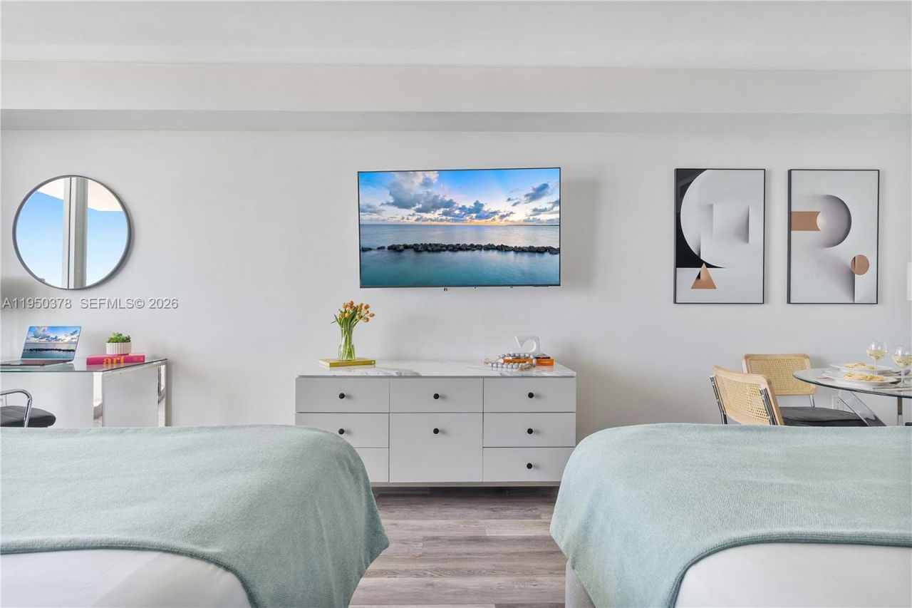 2889 Mcfarlane Rd, Unit 1409, Miami, FL 33133 Photo