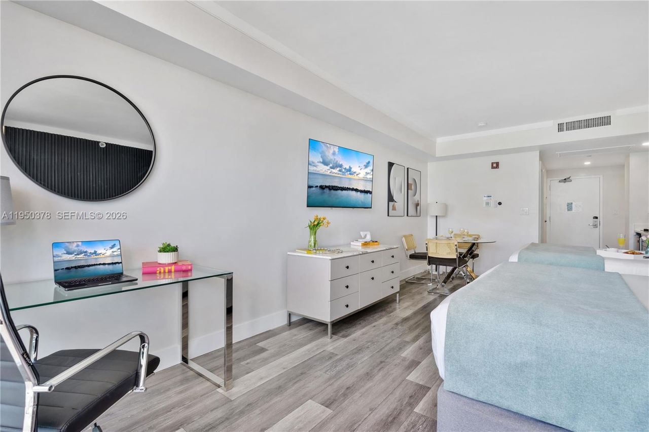 2889 Mcfarlane Rd, Unit 1409, Miami, FL 33133 Photo