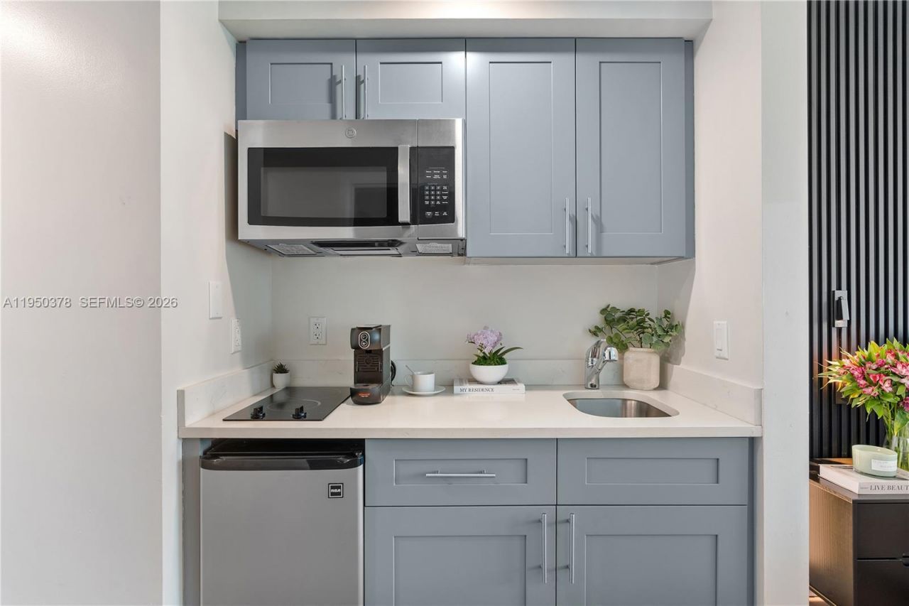 2889 Mcfarlane Rd, Unit 1409, Miami, FL 33133 Photo
