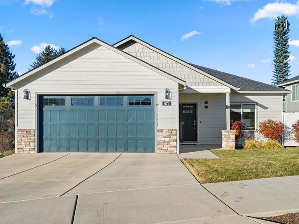 672 Nobility Drive, Medford, OR 97501