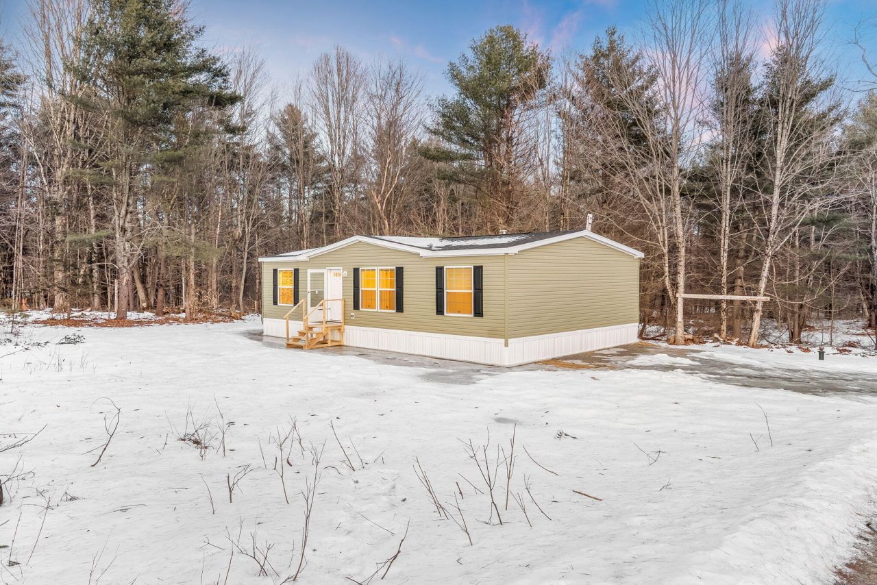 10 Short Street, Winthrop, ME 04364 Main Photo