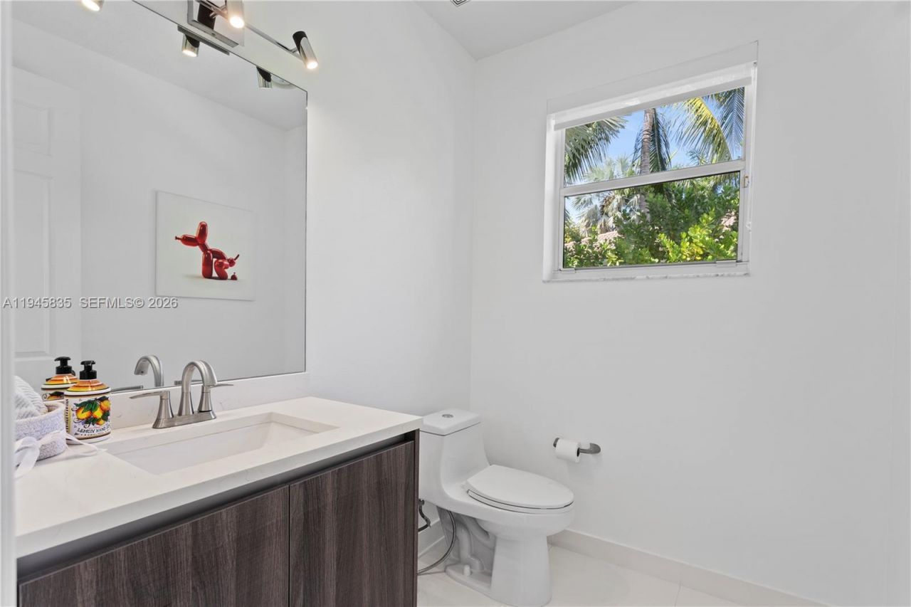 1499 Victoria Isle Dr, Weston, FL 33327 Photo