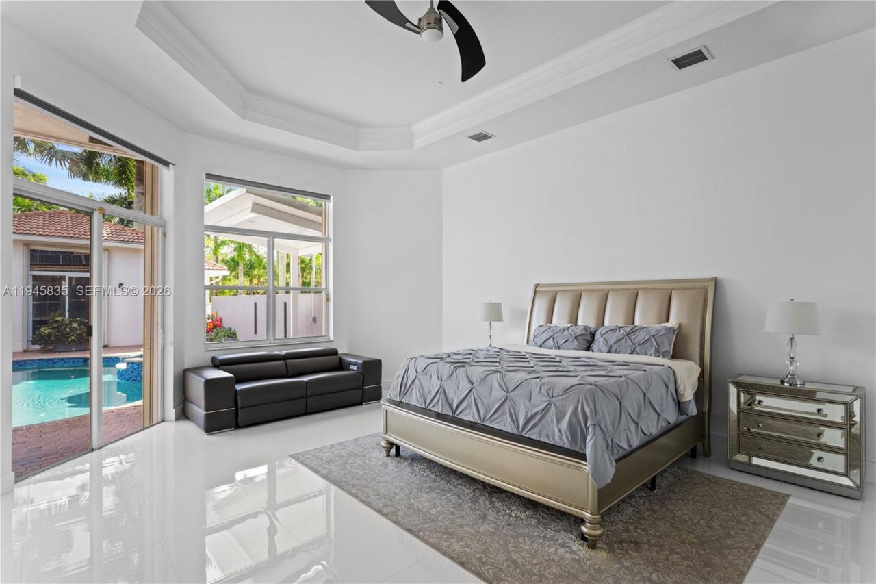 1499 Victoria Isle Dr, Weston, FL 33327 Photo