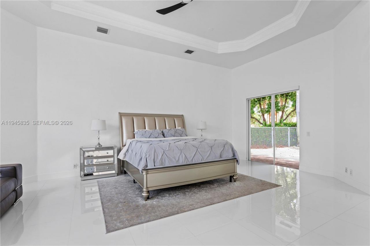 1499 Victoria Isle Dr, Weston, FL 33327 Photo