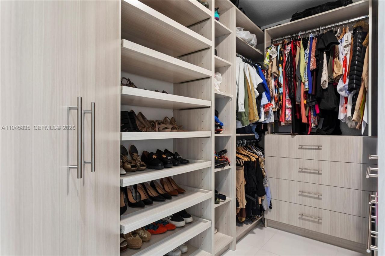 1499 Victoria Isle Dr, Weston, FL 33327 Photo