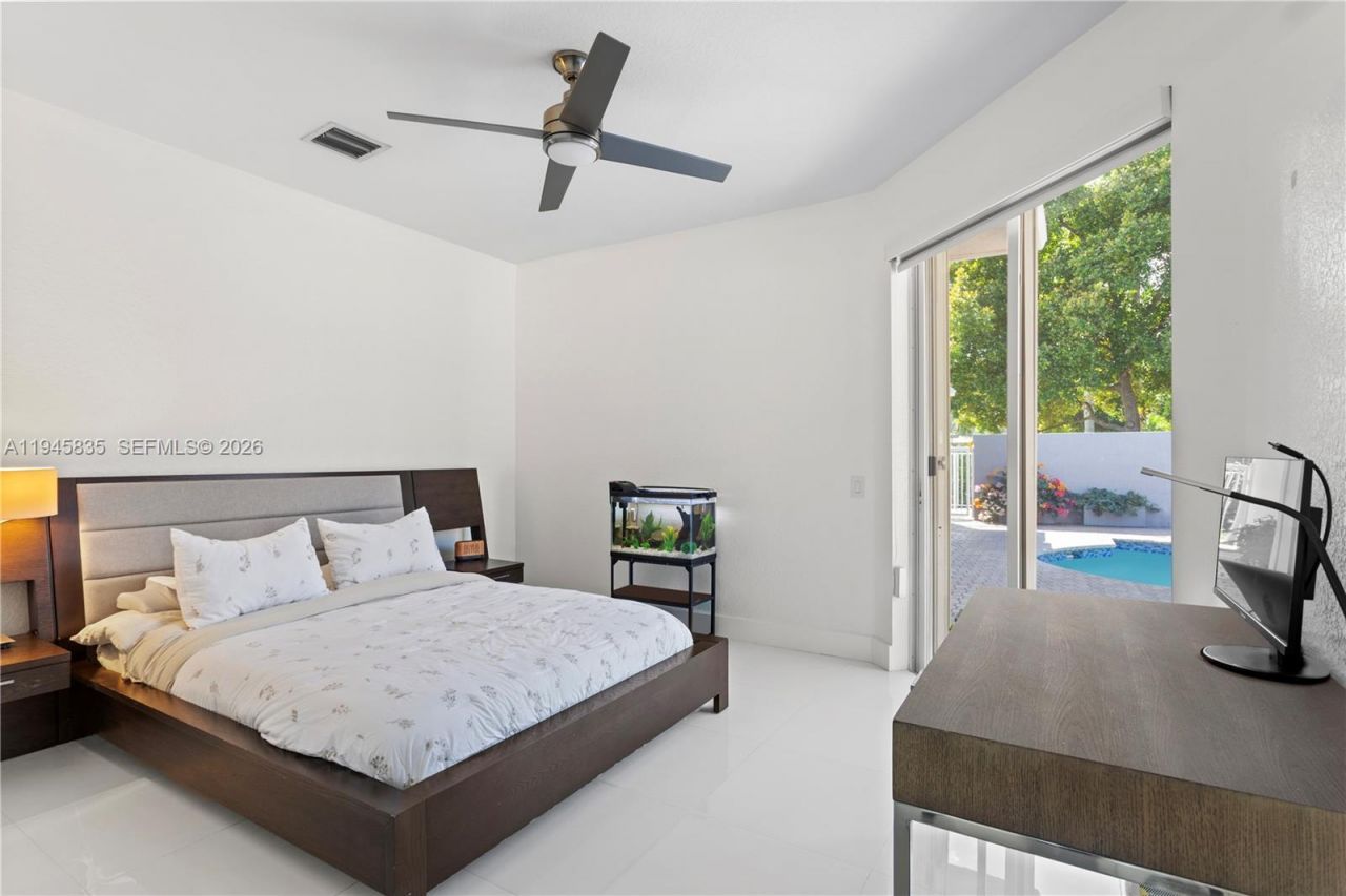 1499 Victoria Isle Dr, Weston, FL 33327 Photo