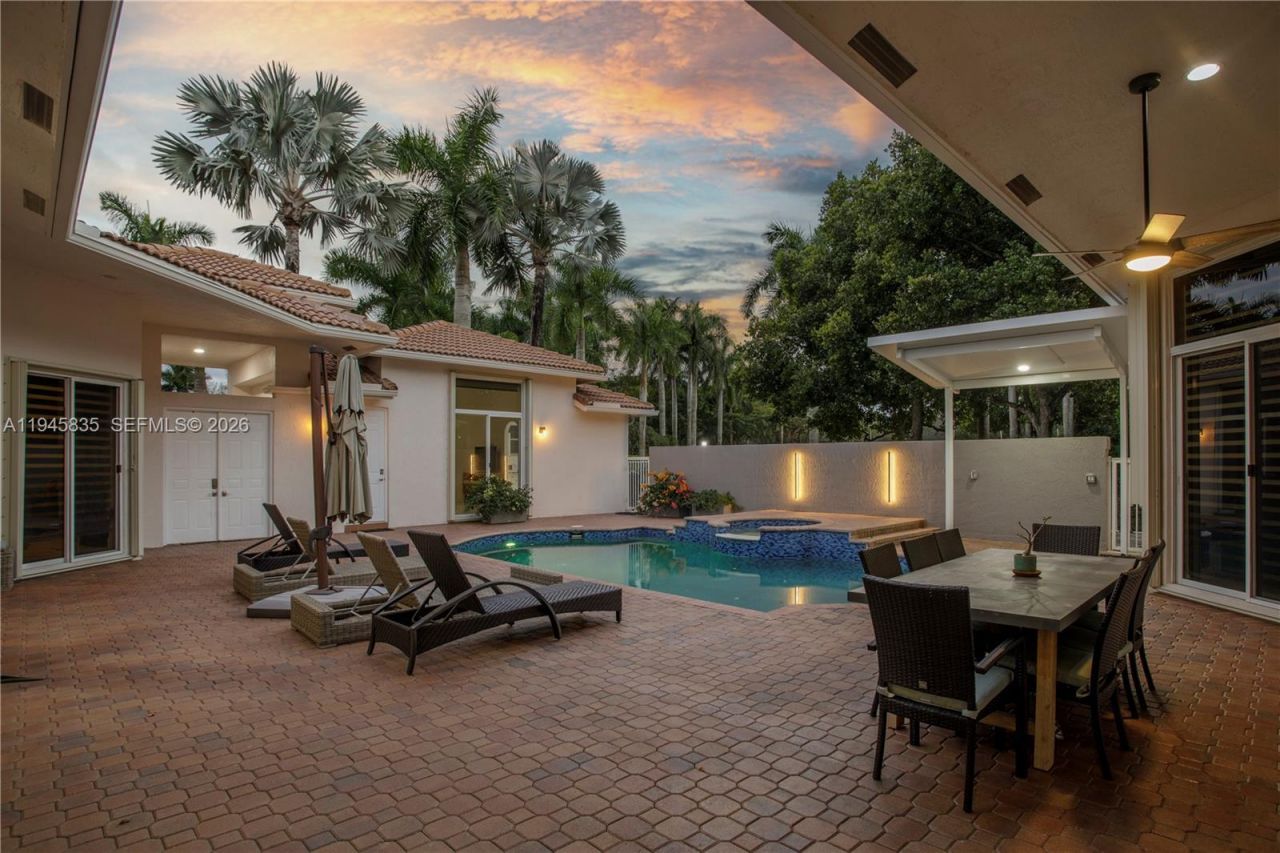 1499 Victoria Isle Dr, Weston, FL 33327 Photo