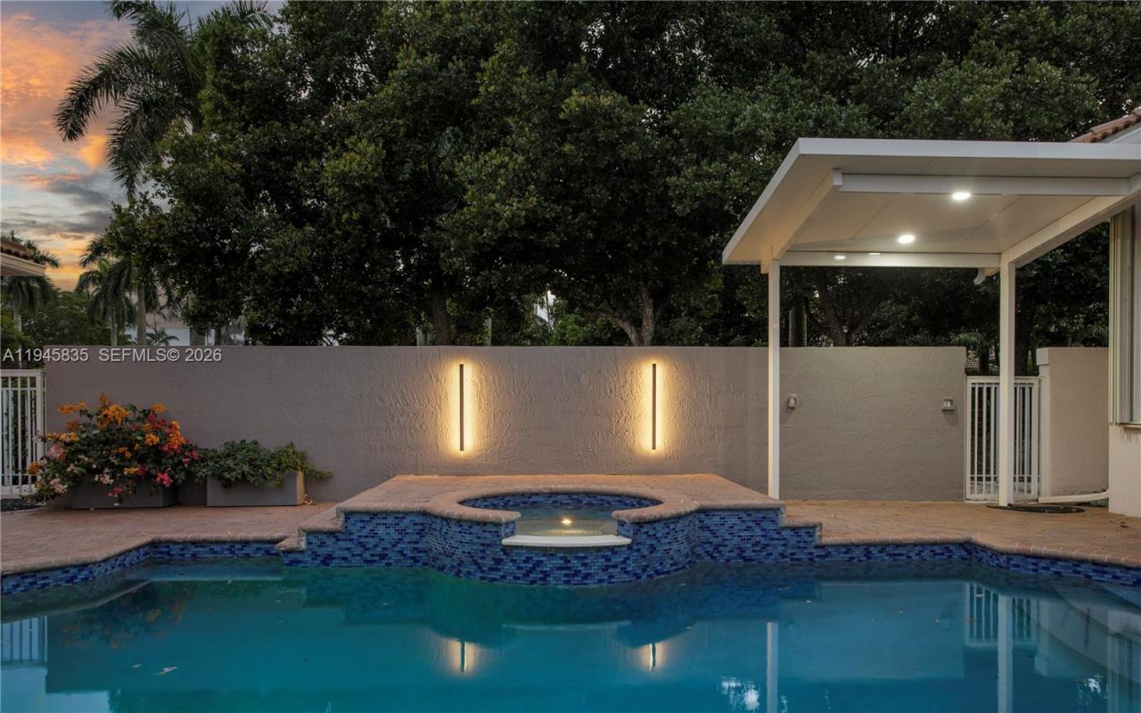 1499 Victoria Isle Dr, Weston, FL 33327 Photo