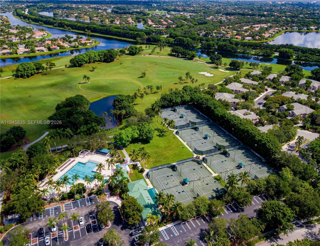 1499 Victoria Isle Dr, Weston, FL 33327 Photo