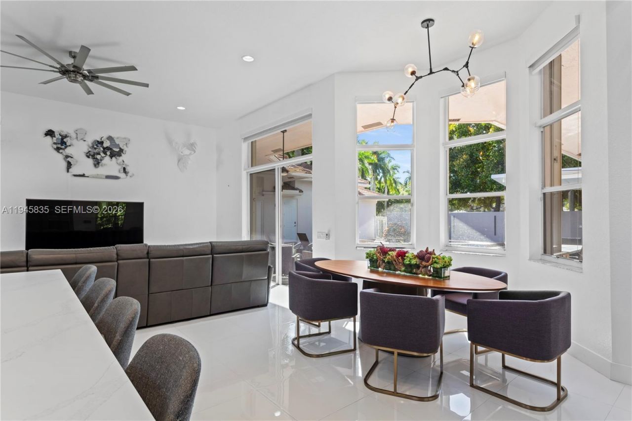 1499 Victoria Isle Dr, Weston, FL 33327 Photo