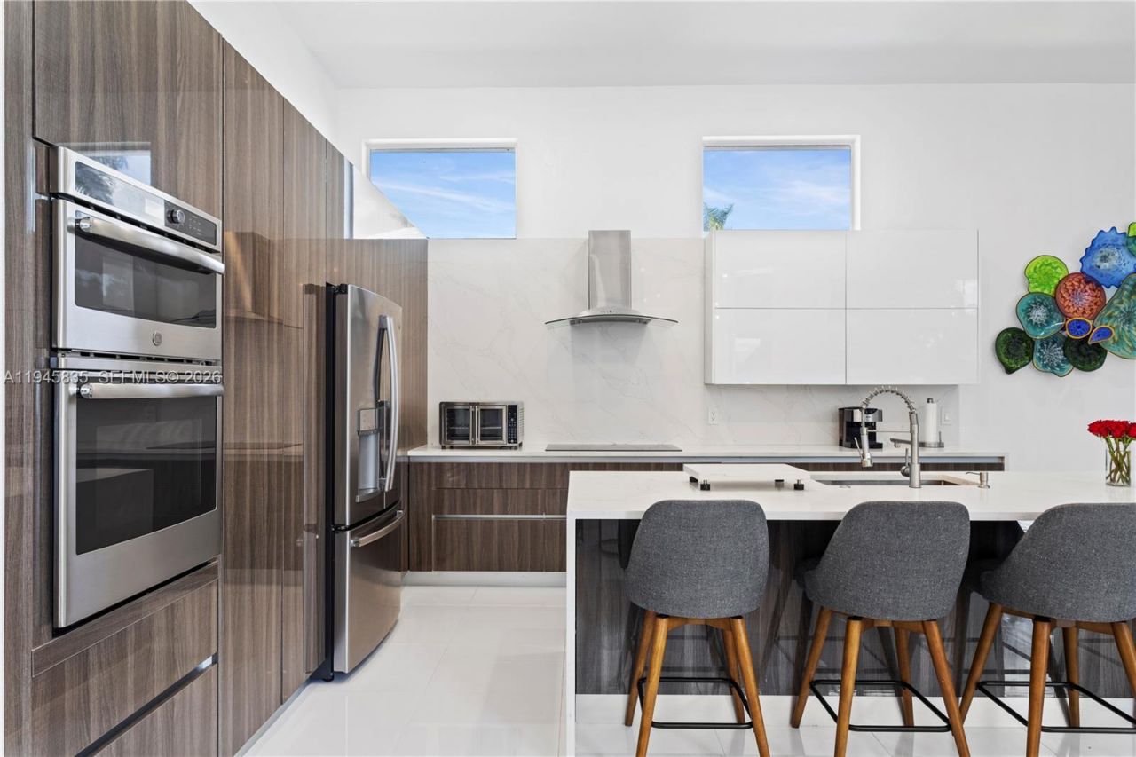 1499 Victoria Isle Dr, Weston, FL 33327 Photo