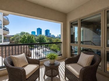 501 Samuels Avenue, Unit 230, Fort Worth, TX 76102