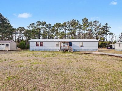 1212 Kingcrest Dr., Loris, SC 29569