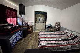 1212 Kingcrest Dr. photo 4