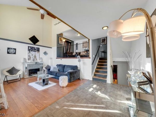 573 Dell Pl, Stanhope, NJ 07874