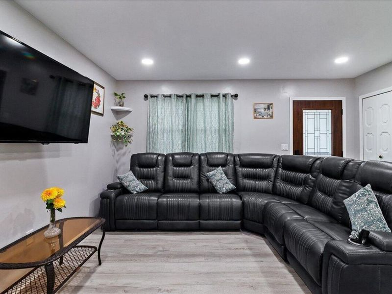 3455 Halpern Street, Columbus, OH 43230 Photo 4