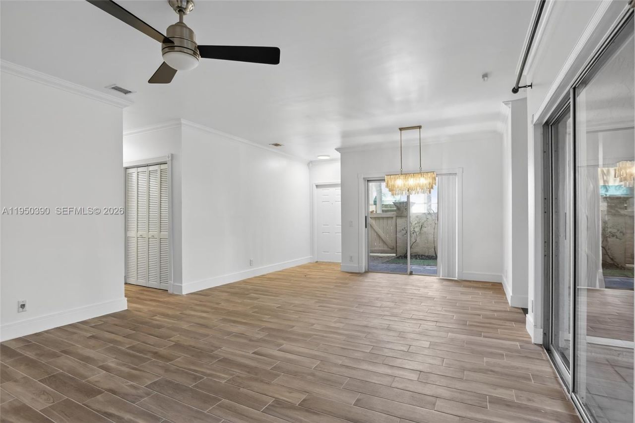 6582 Via Regina, Unit 6582, Boca Raton, FL 33433 Photo