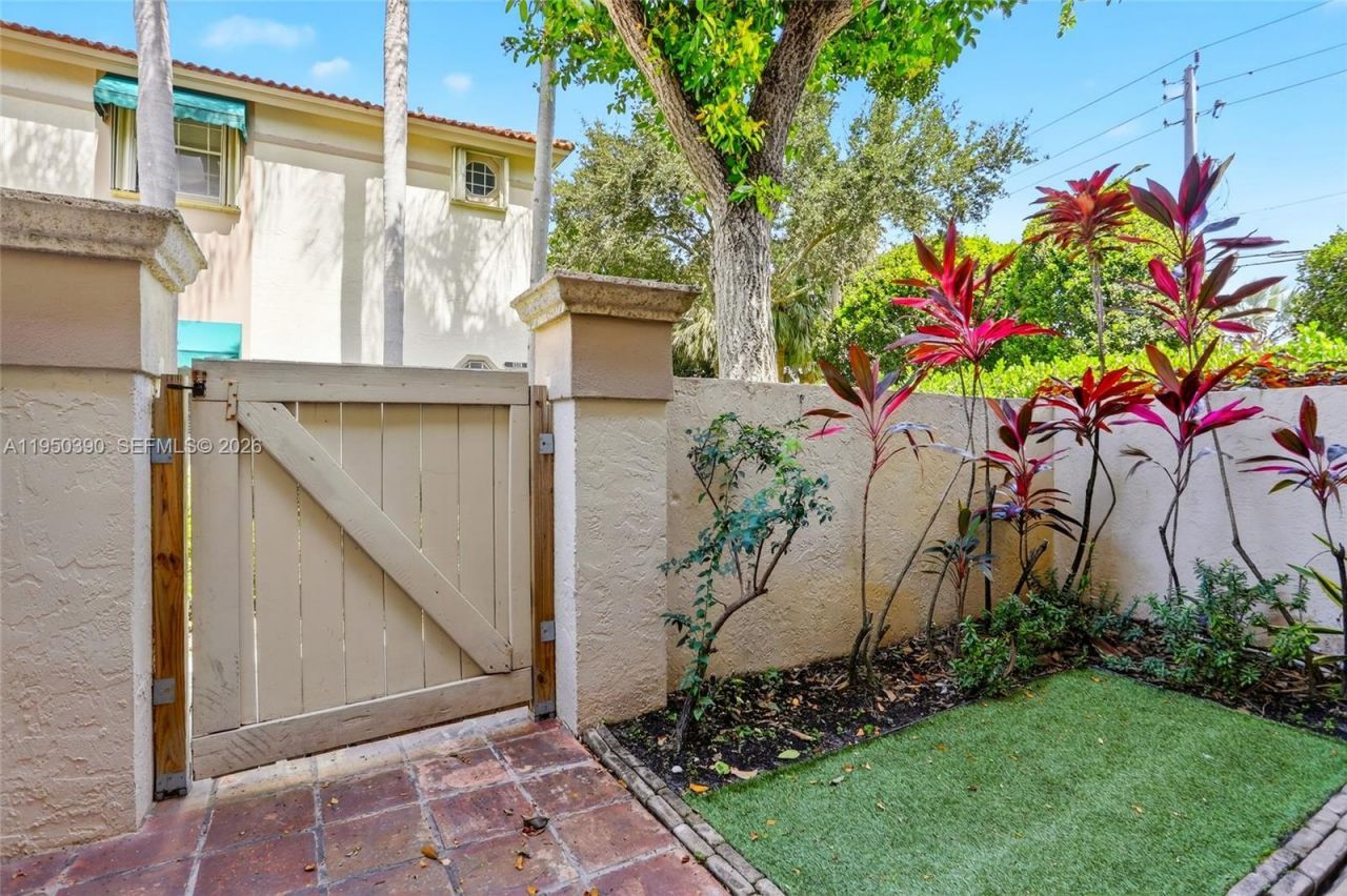 6582 Via Regina, Unit 6582, Boca Raton, FL 33433 Photo