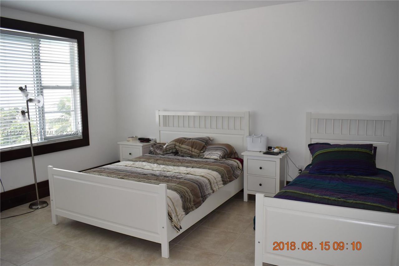 5255 Collins Ave, Unit 4F, Miami Beach, FL 33140 Photo