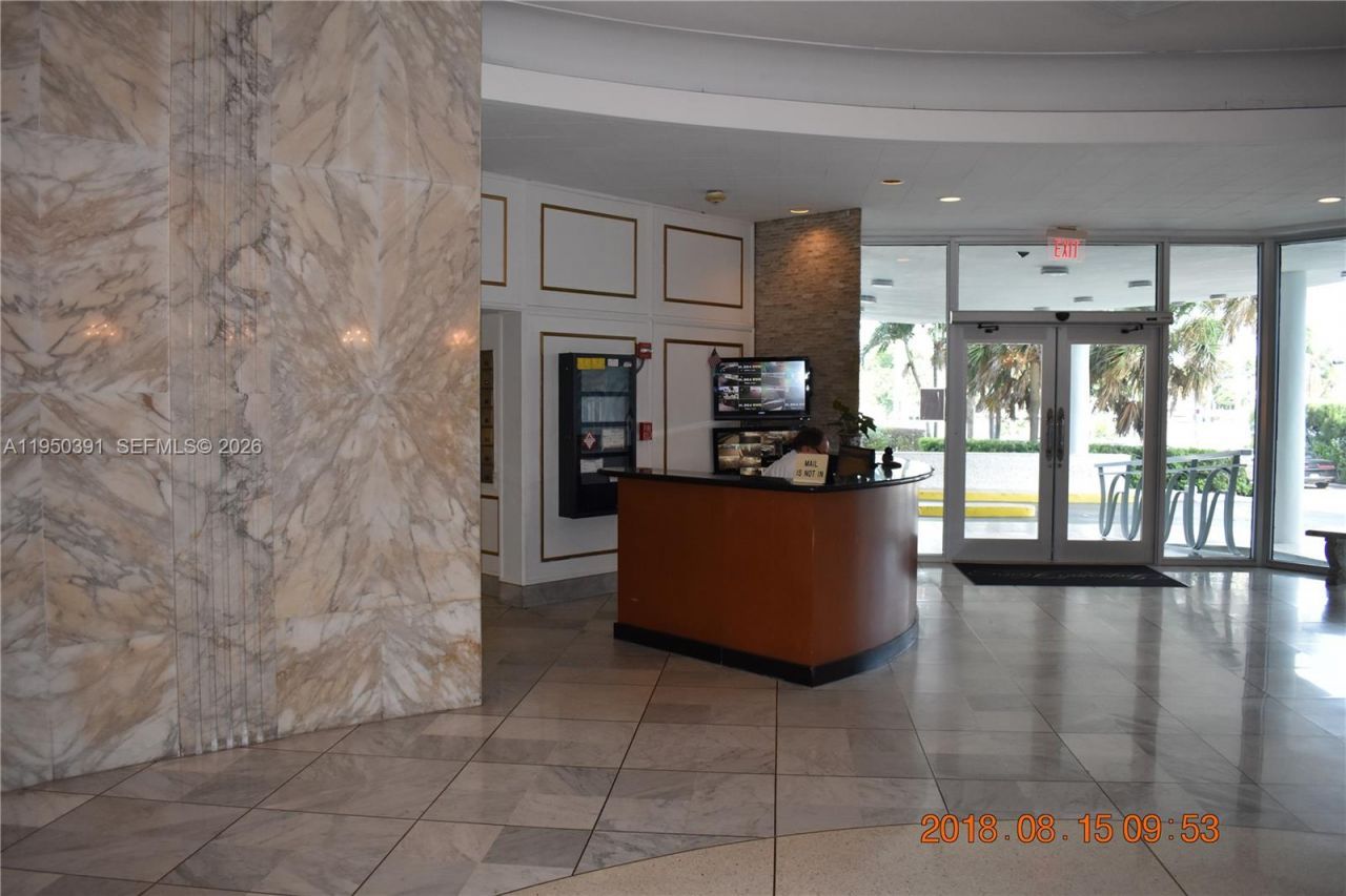 5255 Collins Ave, Unit 4F, Miami Beach, FL 33140 Photo