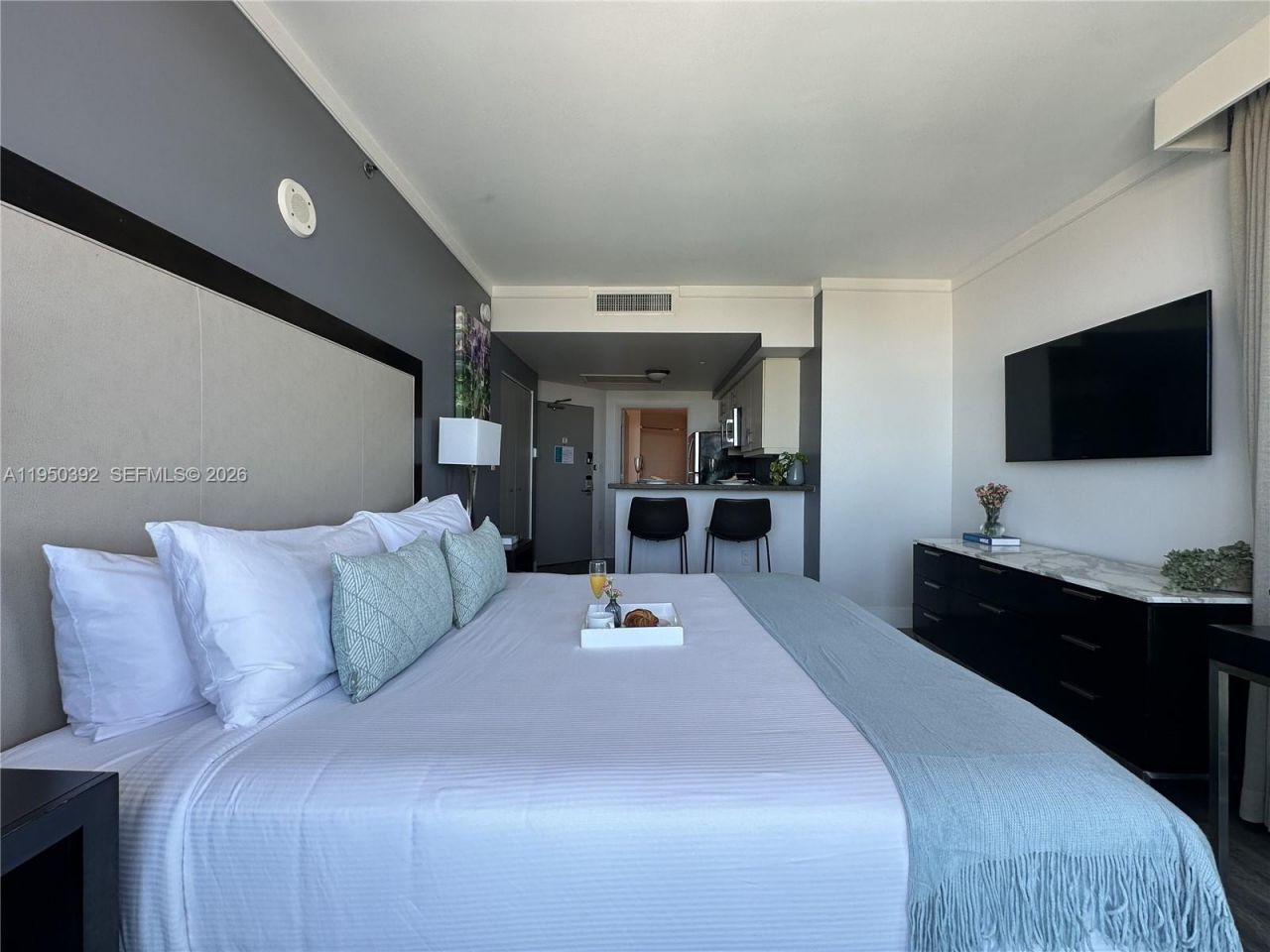 2889 Mcfarlane Rd , Unit 1812, Miami, FL 33133 Photo