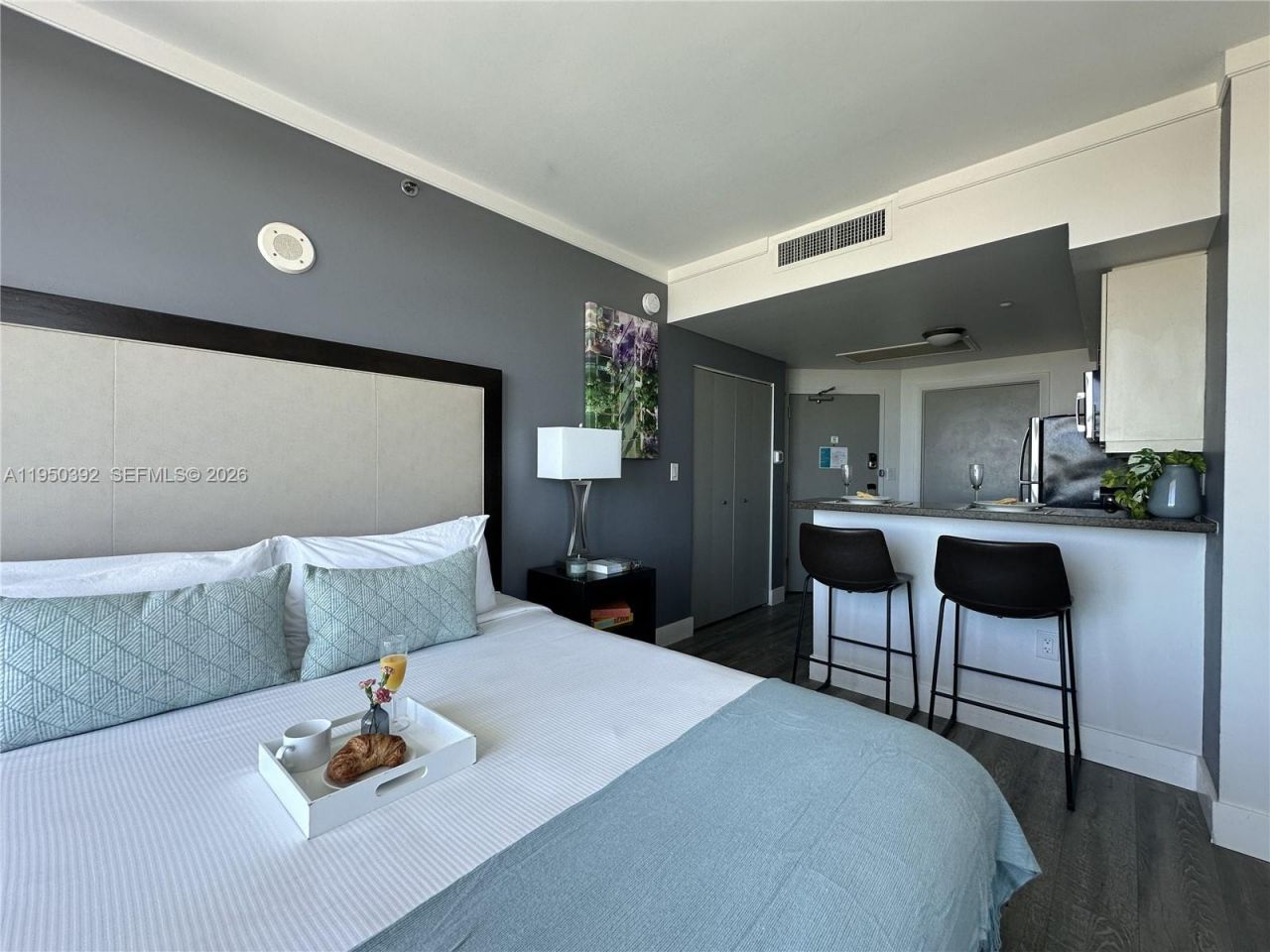 2889 Mcfarlane Rd , Unit 1812, Miami, FL 33133 Photo