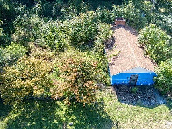 3300 McCasland Avenue, East St Louis, IL 62207