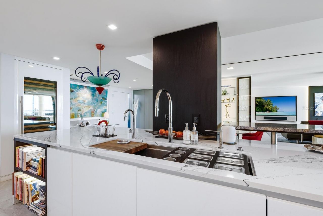 1255 N Gulfstream Avenue, Unit 607, Sarasota, FL 34236 Photo