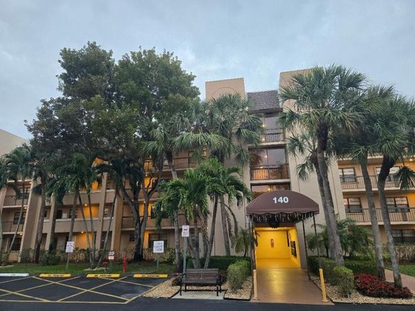 140 Lake Nancy Lane, Unit 412, West Palm Beach, FL 33411