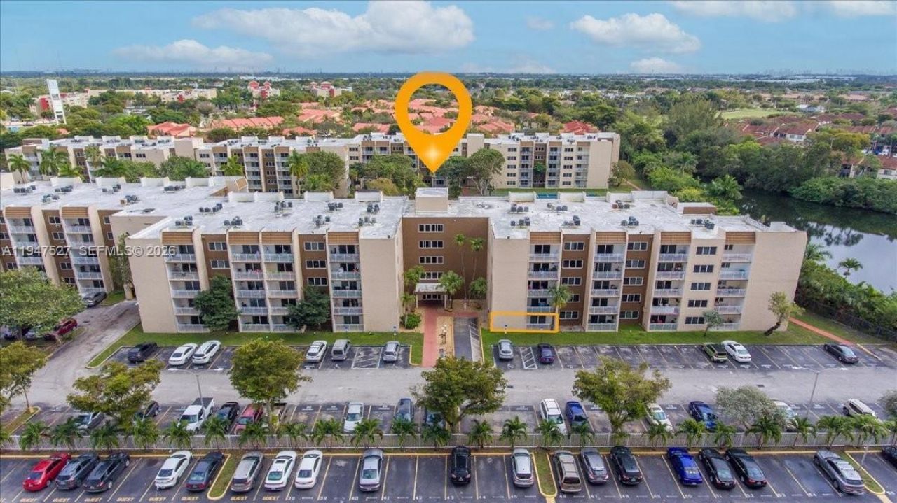6960 Miami Gardens Dr, Unit 2-124, Hialeah, FL 33015 Photo