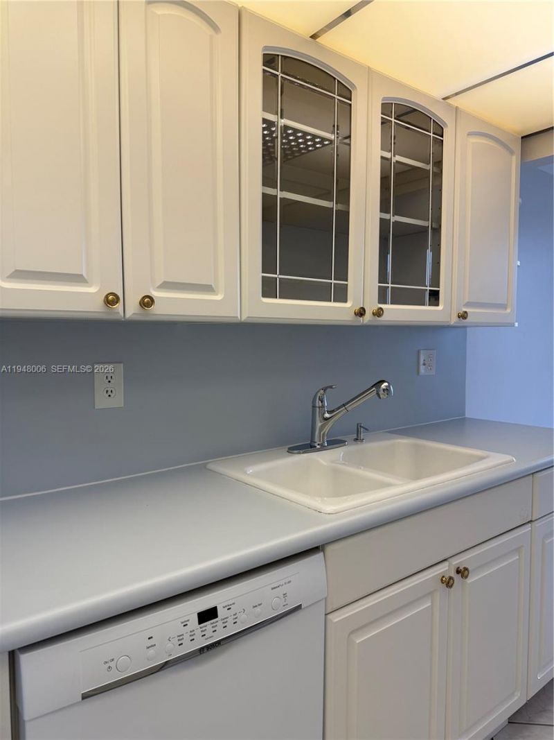 210 174th St, Unit 2110, Sunny Isles Beach, FL 33160 Photo