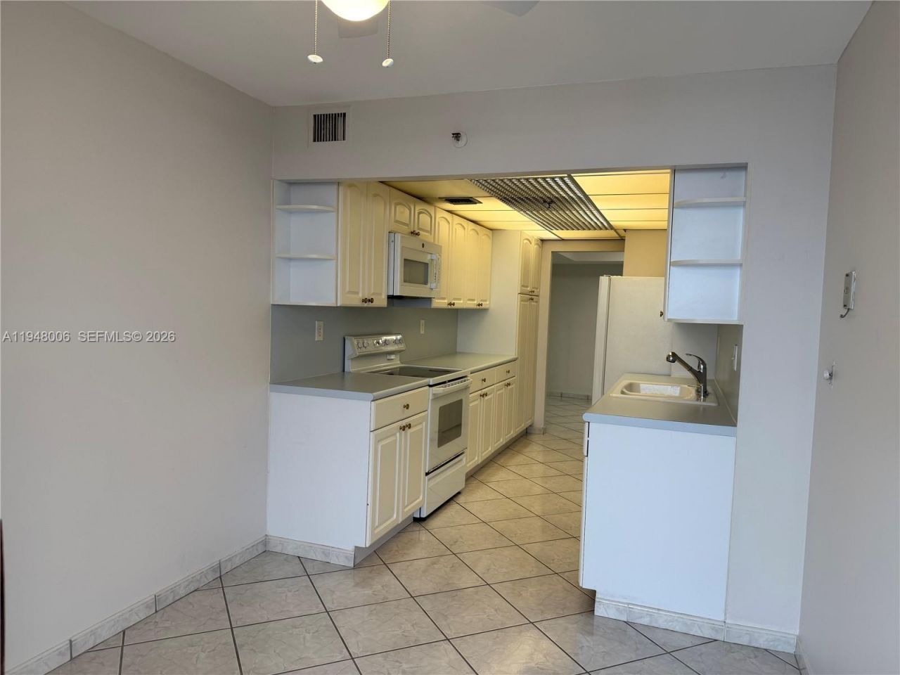 210 174th St, Unit 2110, Sunny Isles Beach, FL 33160 Photo