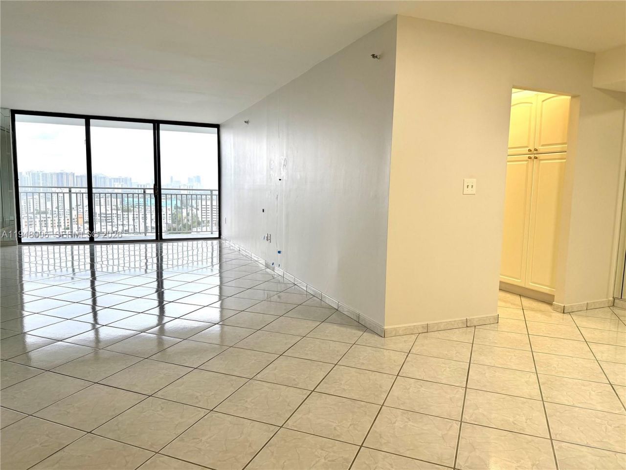 210 174th St, Unit 2110, Sunny Isles Beach, FL 33160 Photo