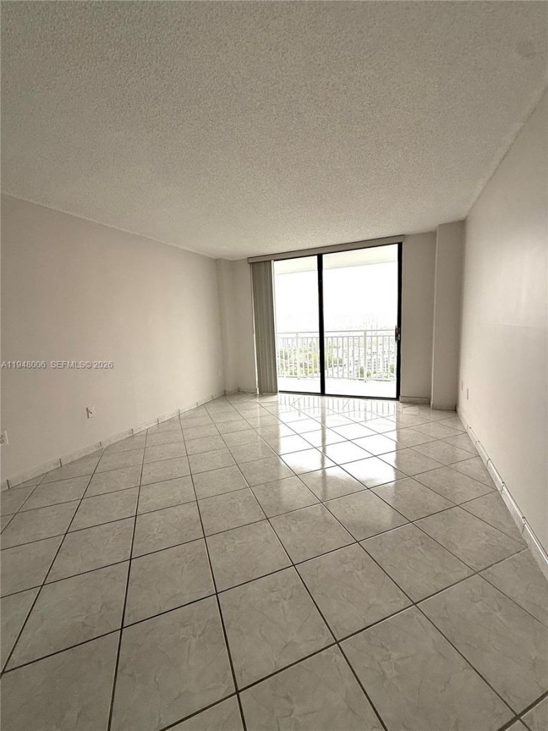 210 174th St, Unit 2110, Sunny Isles Beach, FL 33160 Photo
