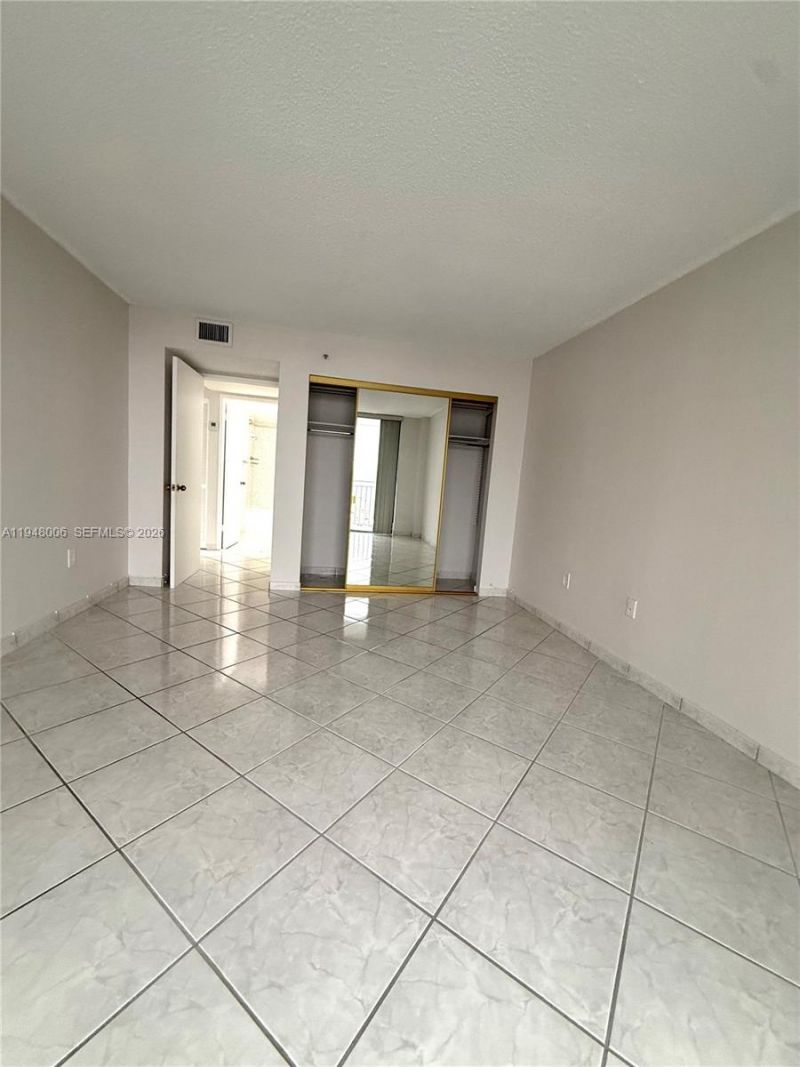 210 174th St, Unit 2110, Sunny Isles Beach, FL 33160 Photo