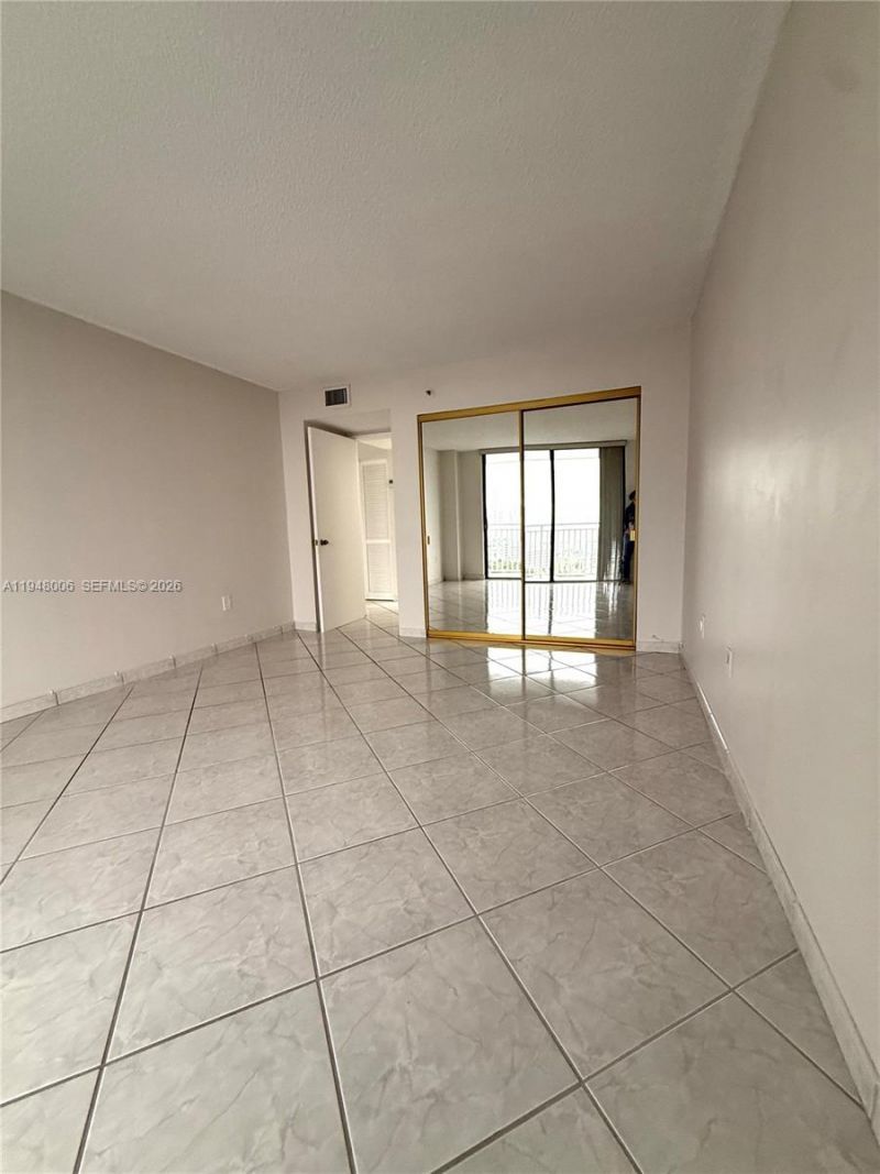 210 174th St, Unit 2110, Sunny Isles Beach, FL 33160 Photo