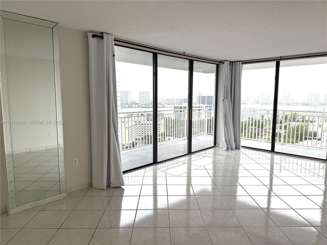 210 174th St, Unit 2110, Sunny Isles Beach, FL 33160 Photo