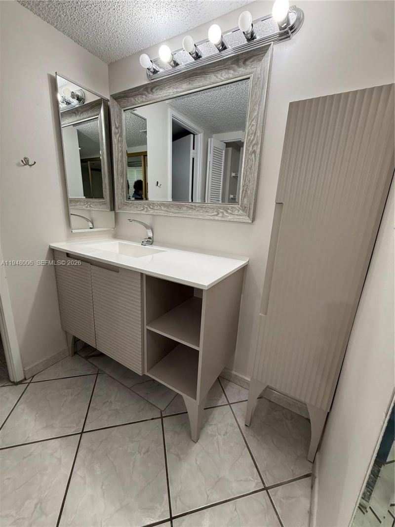 210 174th St, Unit 2110, Sunny Isles Beach, FL 33160 Photo