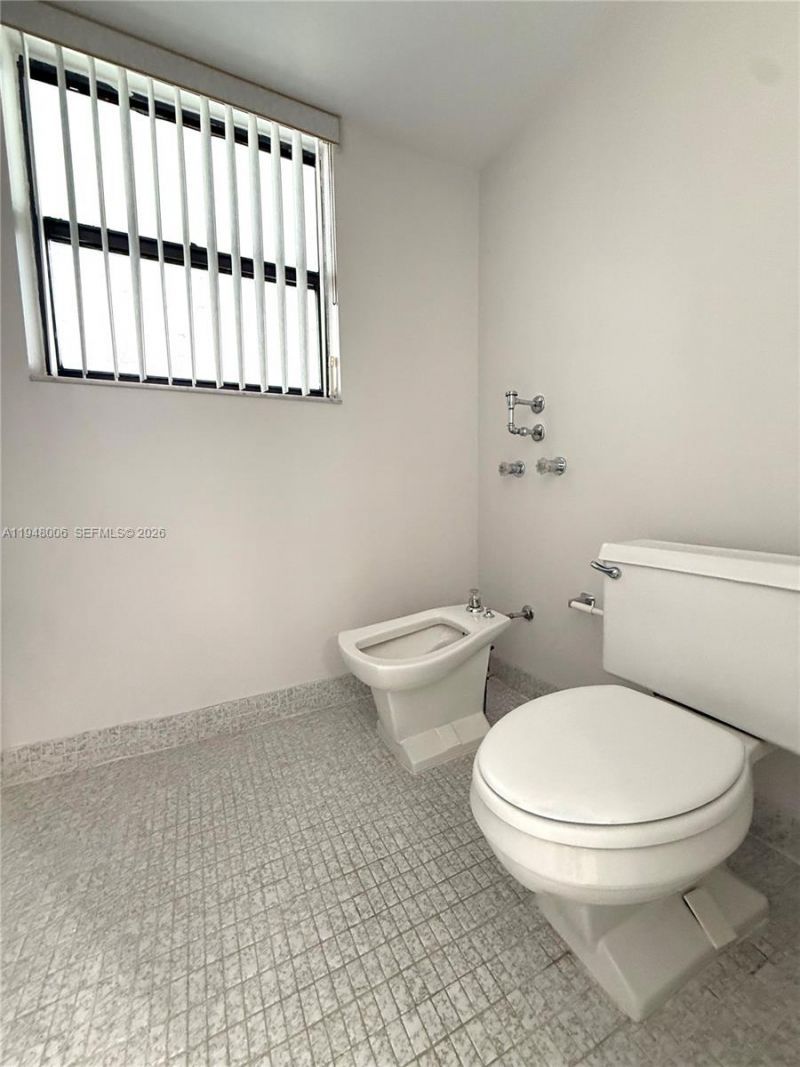 210 174th St, Unit 2110, Sunny Isles Beach, FL 33160 Photo
