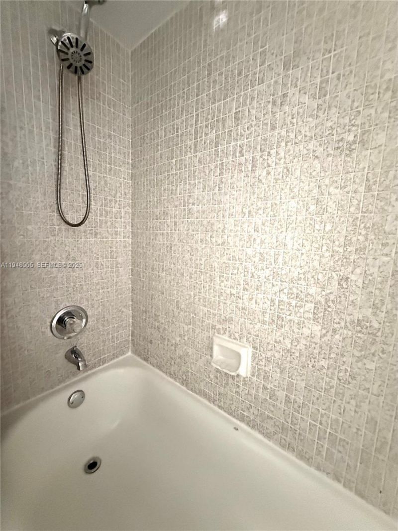 210 174th St, Unit 2110, Sunny Isles Beach, FL 33160 Photo