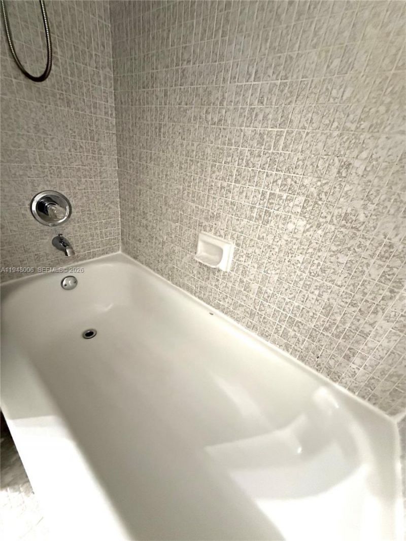 210 174th St, Unit 2110, Sunny Isles Beach, FL 33160 Photo