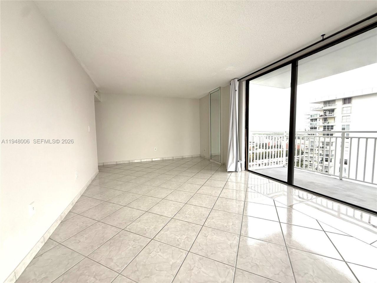 210 174th St, Unit 2110, Sunny Isles Beach, FL 33160 Photo