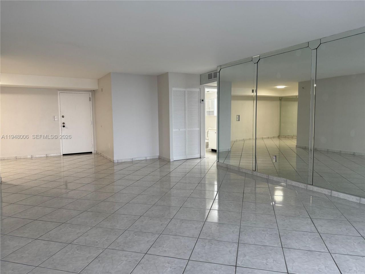 210 174th St, Unit 2110, Sunny Isles Beach, FL 33160 Photo