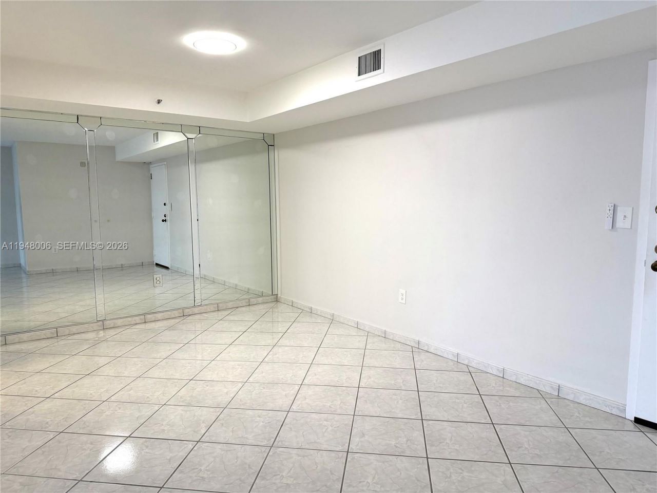 210 174th St, Unit 2110, Sunny Isles Beach, FL 33160 Photo