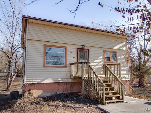 6421 Sunset Drive, Godfrey, IL 62035