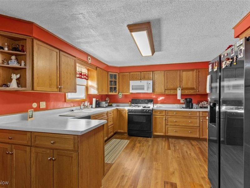 557 Windamere Avenue NW, Massillon, OH 44646 Photo 2